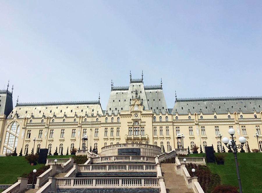 ../Images/CHEN,HSIN-YU.Romania.Palace of Culture (36).jpg